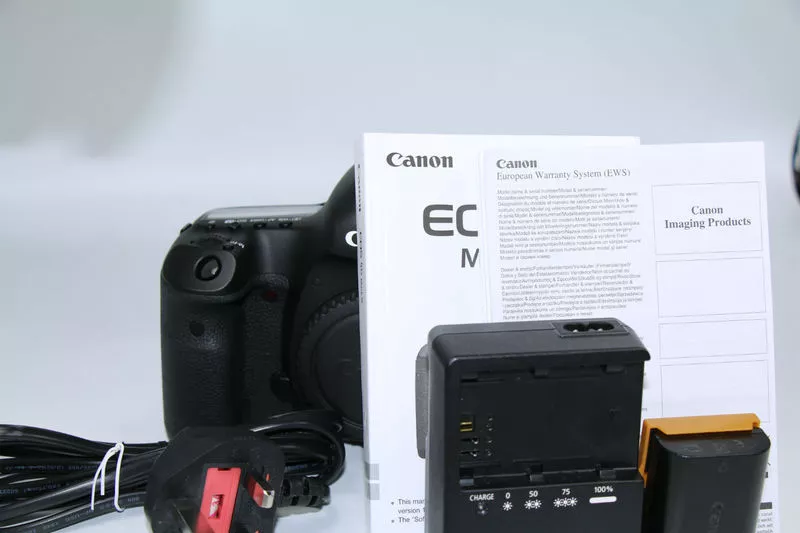 Canon EOS 5D Mark IV Full Frame Digital SLR Camera with EF 24-105mm II 2